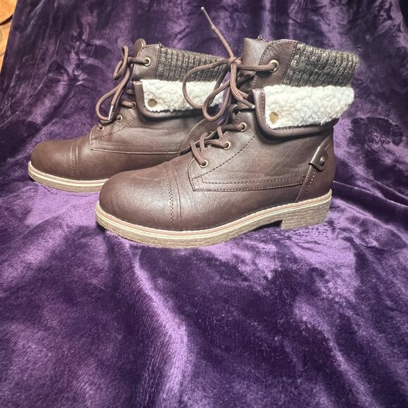 DREAM PAIRS | Lace Up Combat Boots | Size 7.5 - Picture 8 of 10